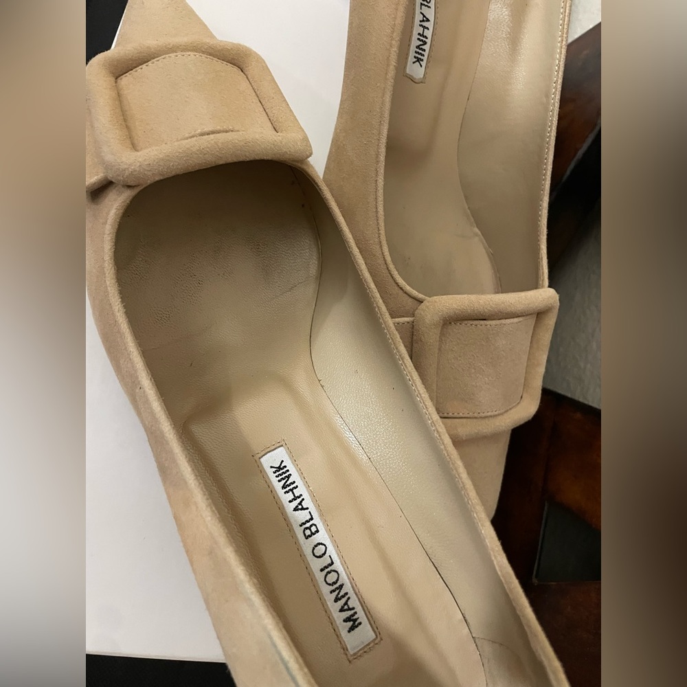 🔥Great Used Condition Manolo Blahnik 40(9)heels comes with box,dustbags,card - Picture 7 of 14